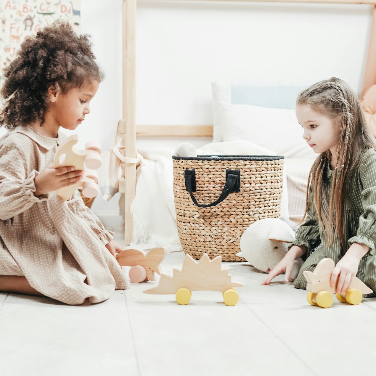 Children's Understanding of Common Ground in Relationships